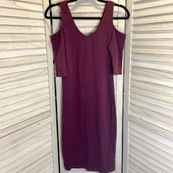 Papaya Plum Purple Slim and Stretchy Cold Shoulder V Neck Bodycon Mini Dress - Picture 4 of 6